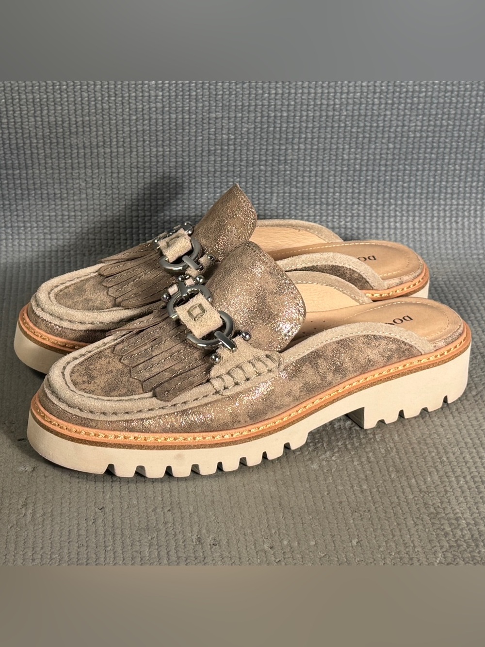 Donald J. Pliner Kiltie Fringe Moc Toe Loafer Mule Shoes Women’s Size 6.5